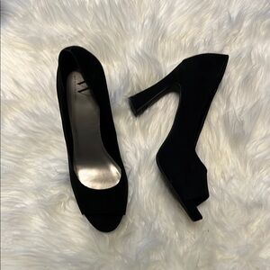 Worthington Faux Black Suede PeepToe Heels Size 9.5